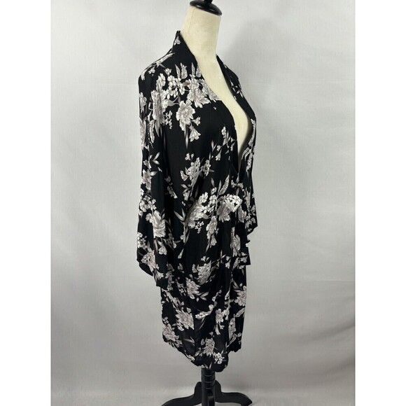 Spiritual Gangster Kimono Overpiece Duster Robe Black White Floral OS Pockets - Picture 2 of 12